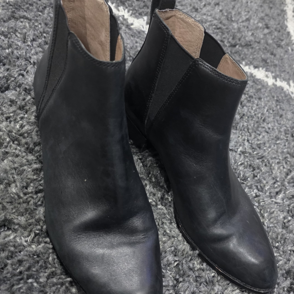 Madewell Black Leather Slip-In Loafer (Inner Branding Visible)